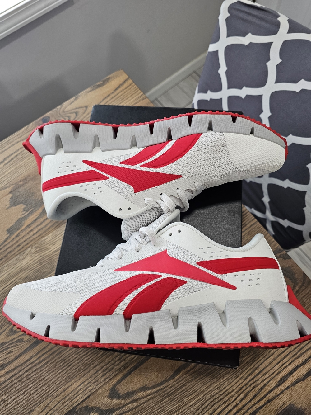Reebok Zigs Men's Lightweight Running Sneakers - Picture 2 of 5